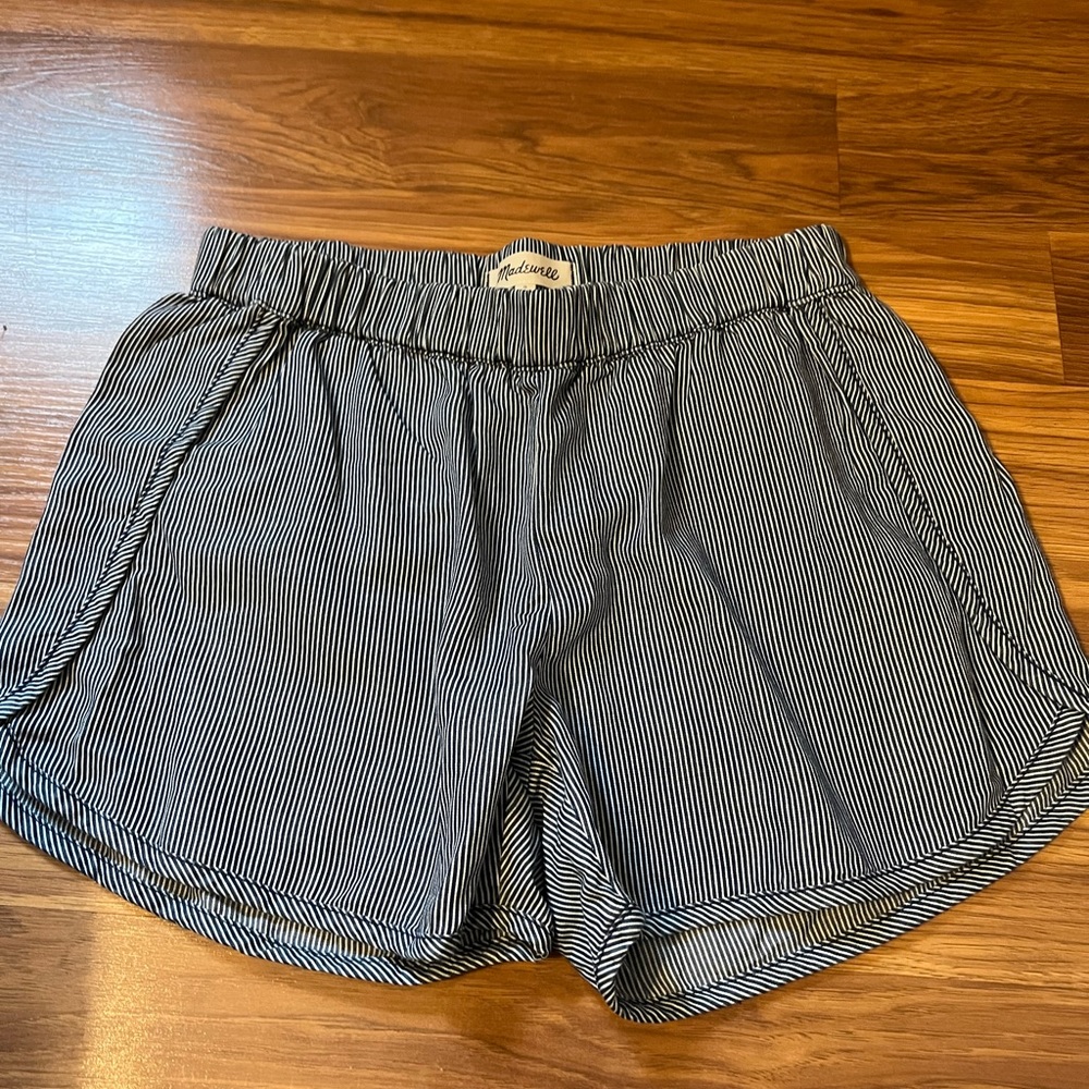 Railroad stripe pull on short
